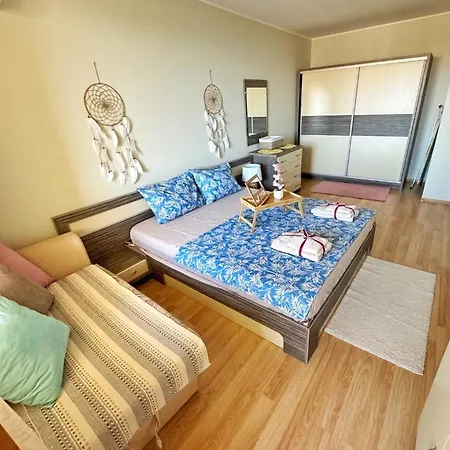 Nancy Sea View Apartment *